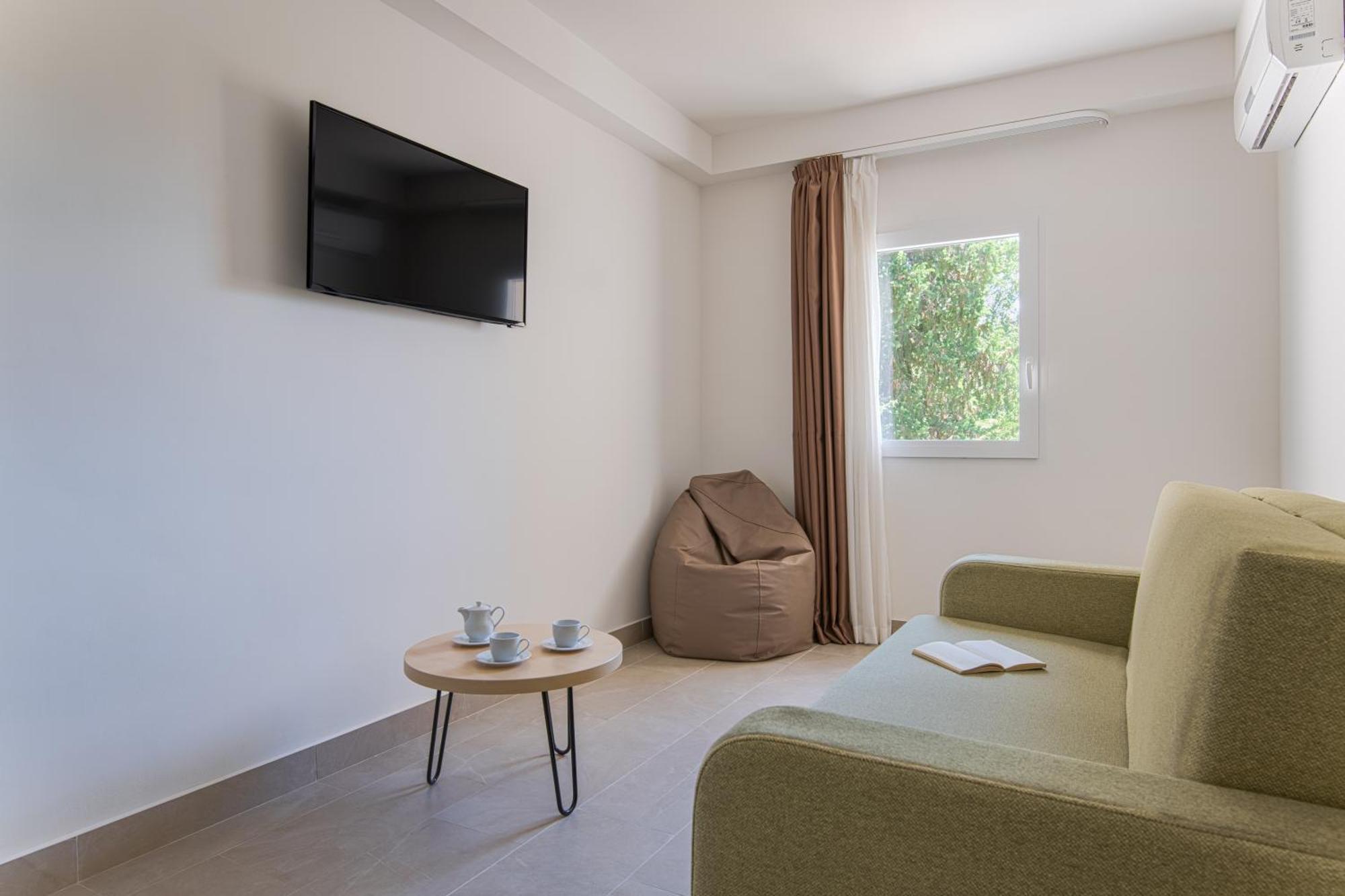 Delfin Hotel 3*